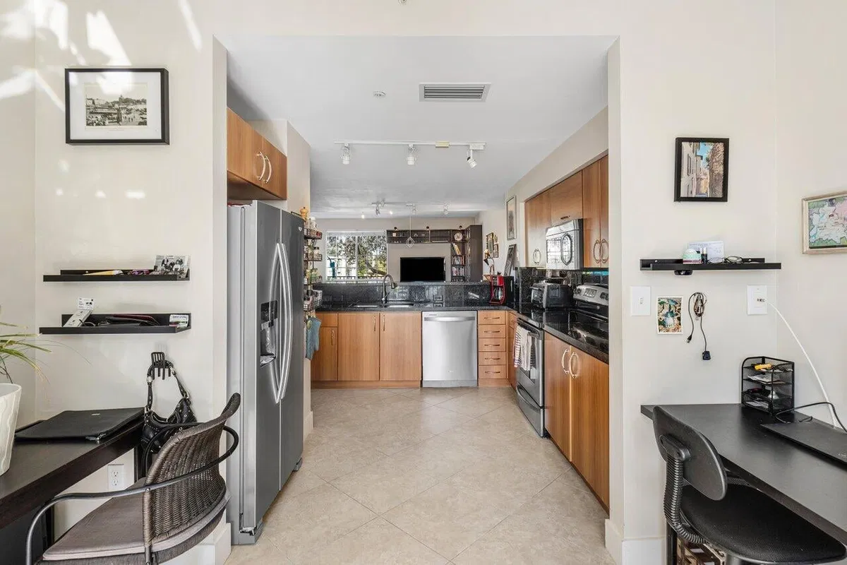 Pineapple Grove Village Condominiums Unit 4-F photo 10