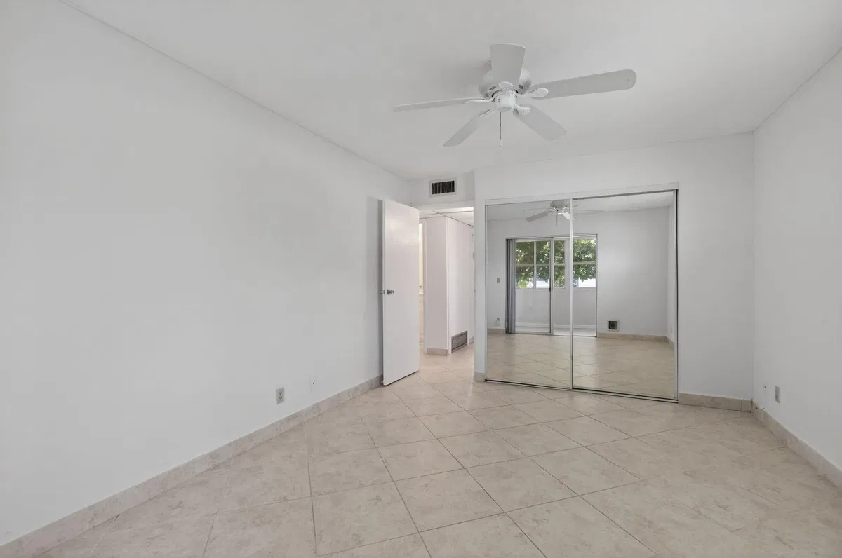 Residence photo 19