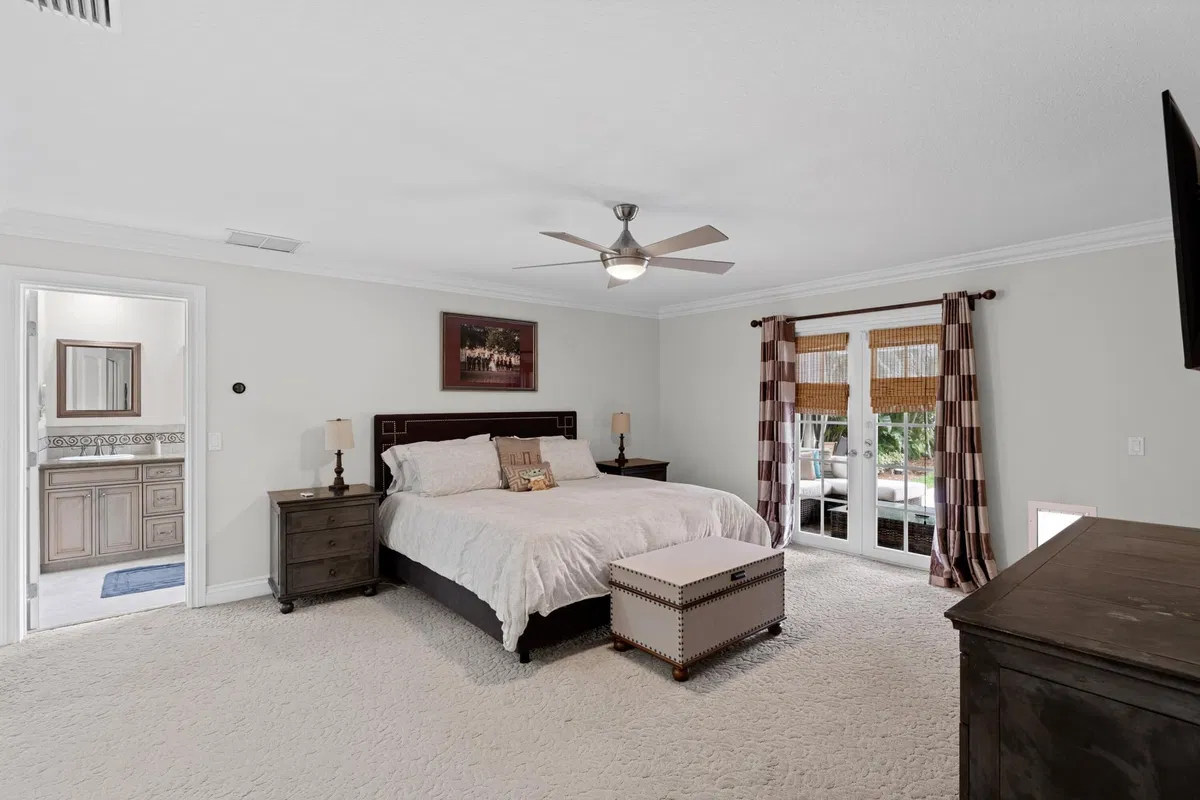 Residence photo 16