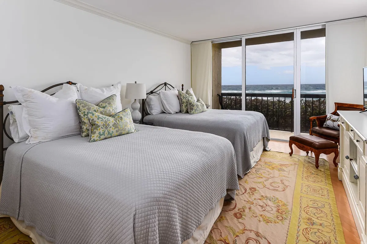 Emeraude Palm Beach Unit 203 photo 10