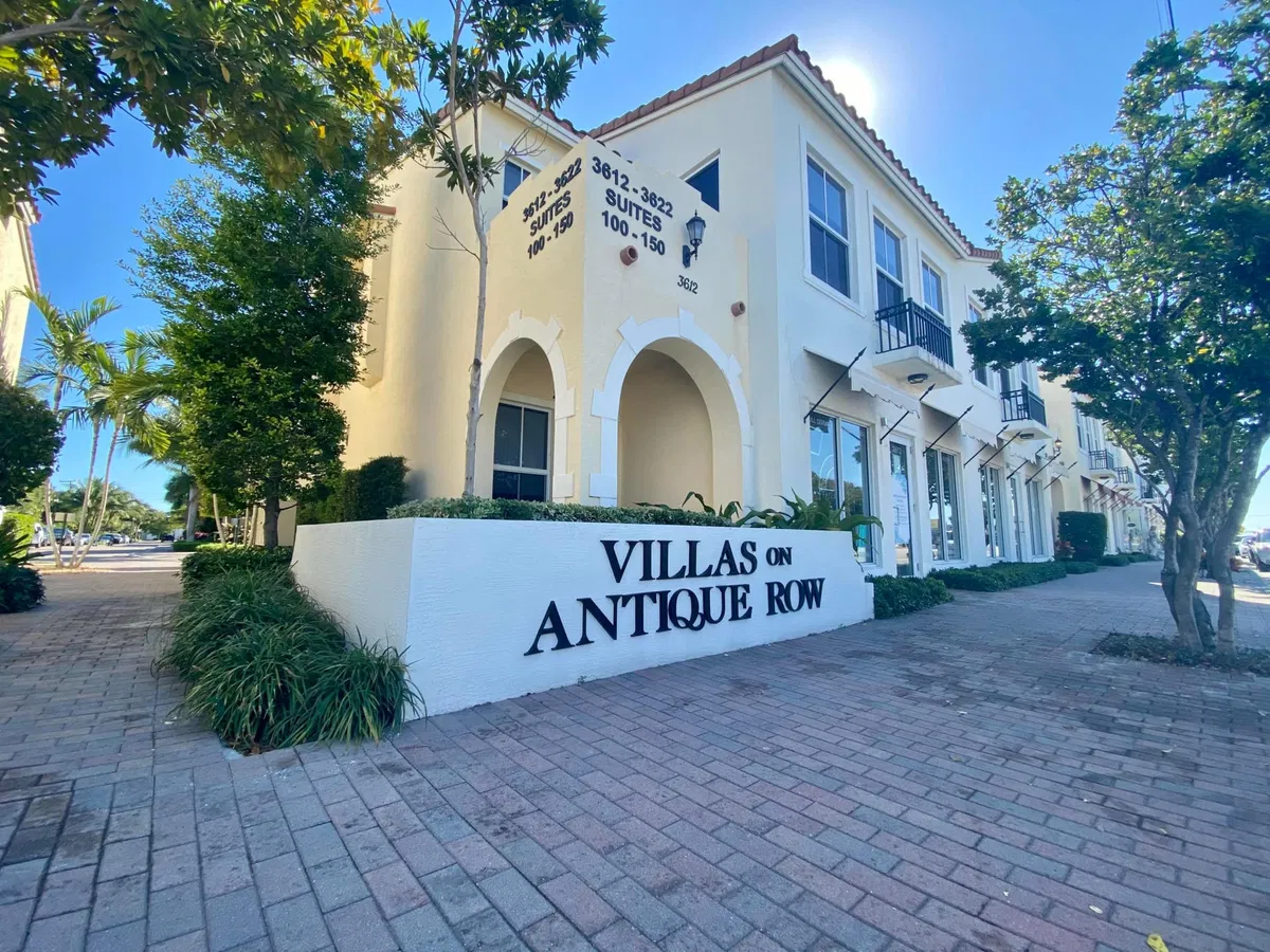 Villas on Antique Row Residence photo 16