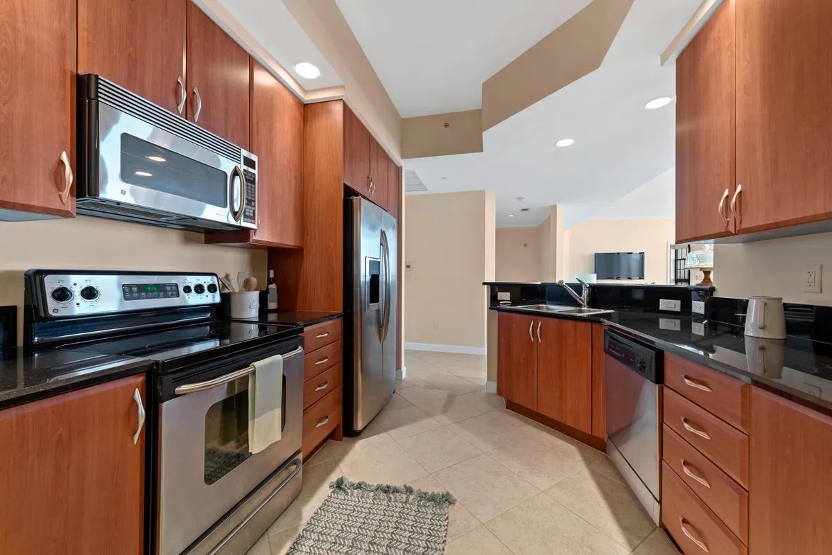 One City Plaza Unit 1104 photo 4