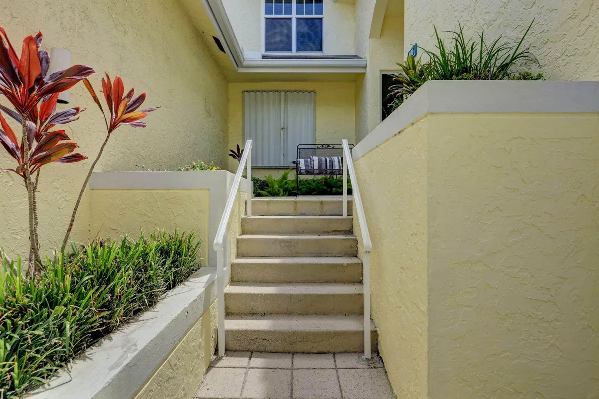 Residence photo 4