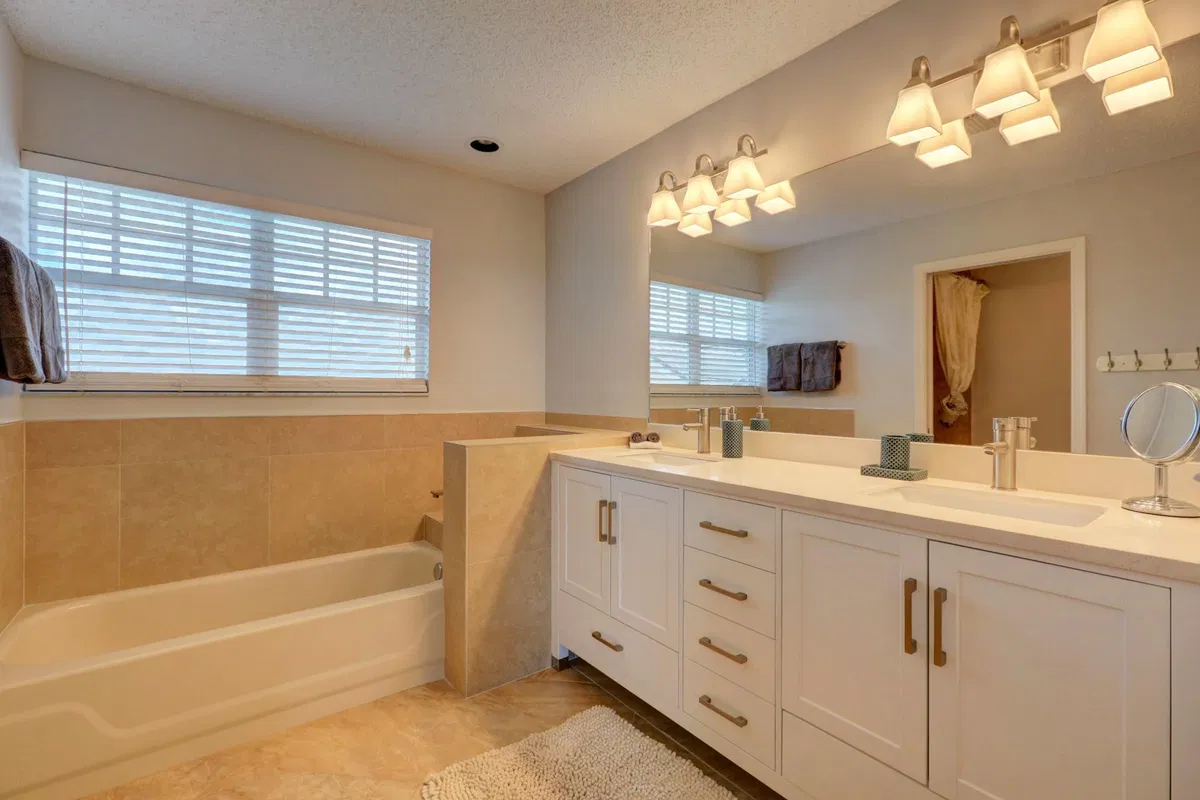 Residence photo 28