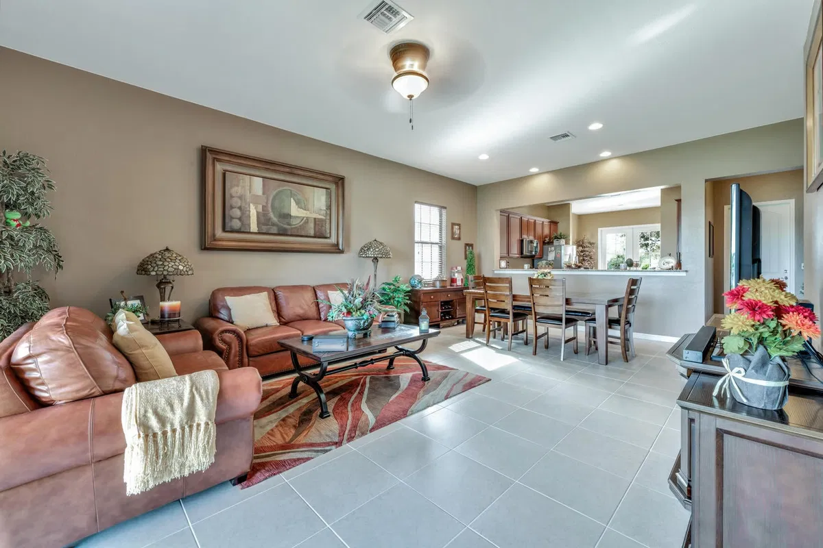  Residence photo 10