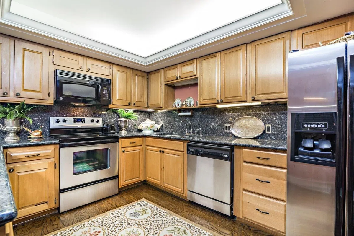 Winthrop House Condos Unit 509 photo 10