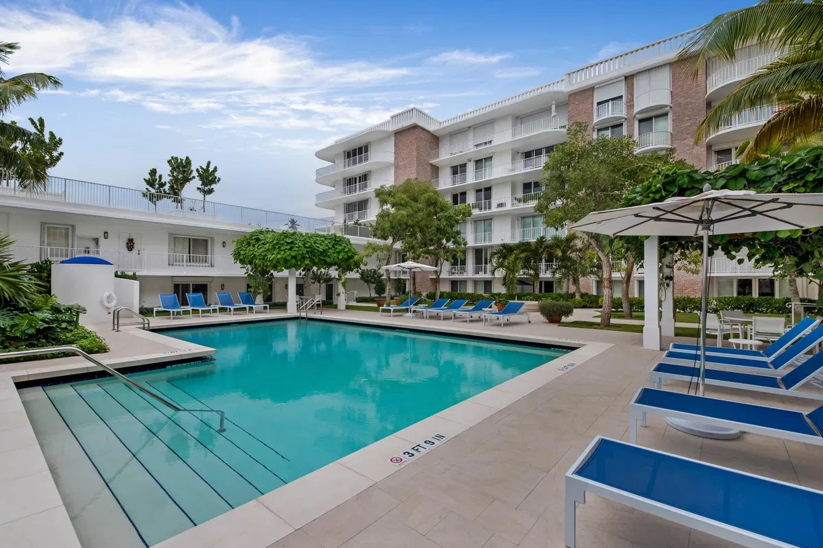Winthrop House Condos Unit 406 photo 13