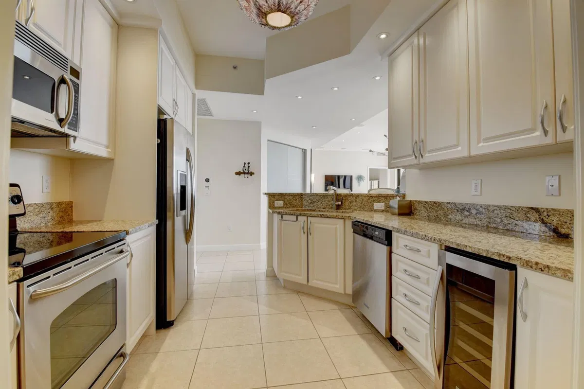 One City Plaza Unit 1204 photo 7