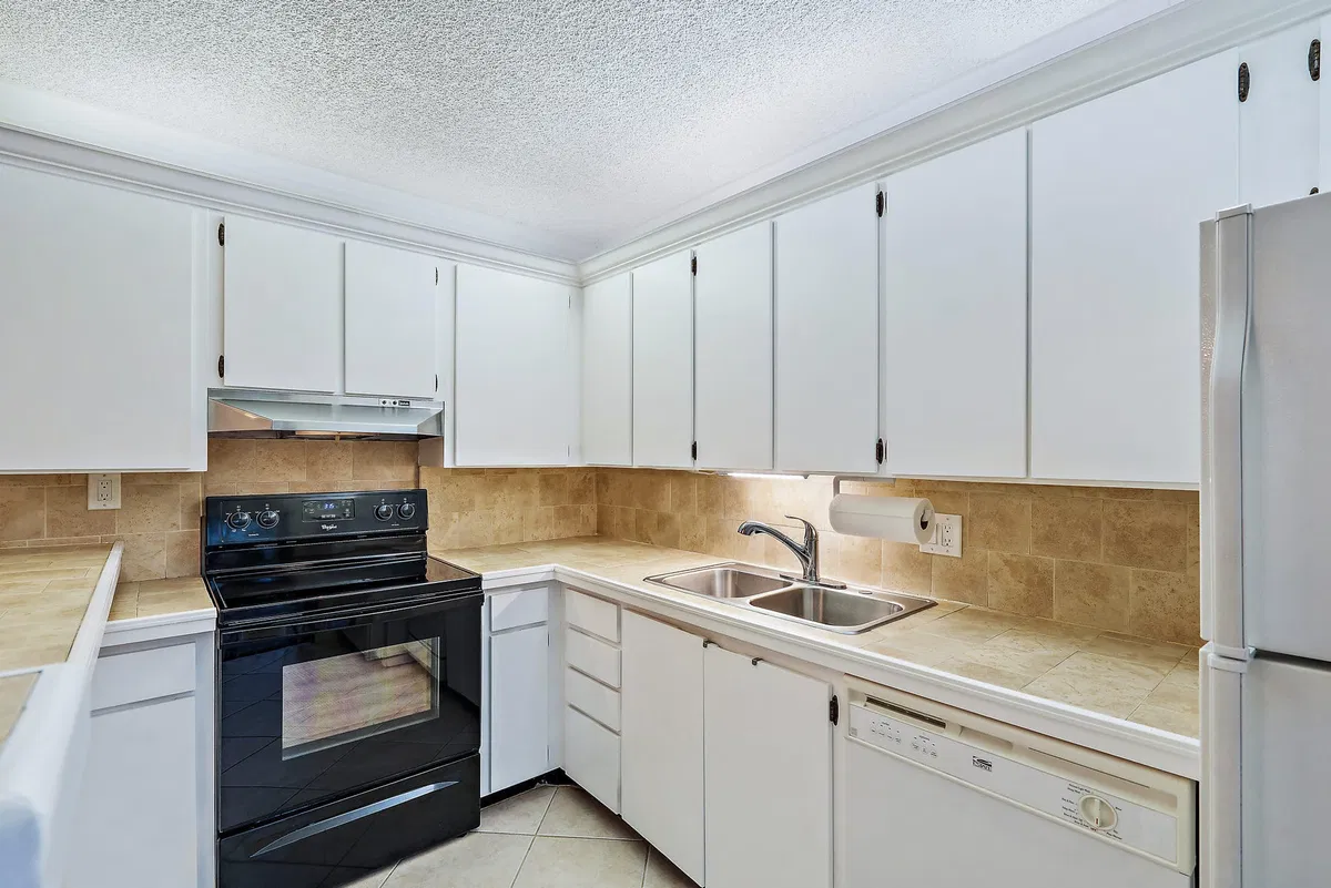 Residence photo 10
