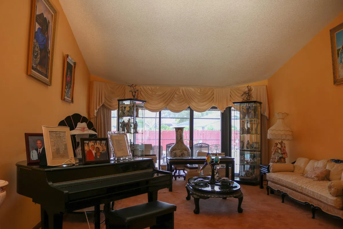 Residence photo 10