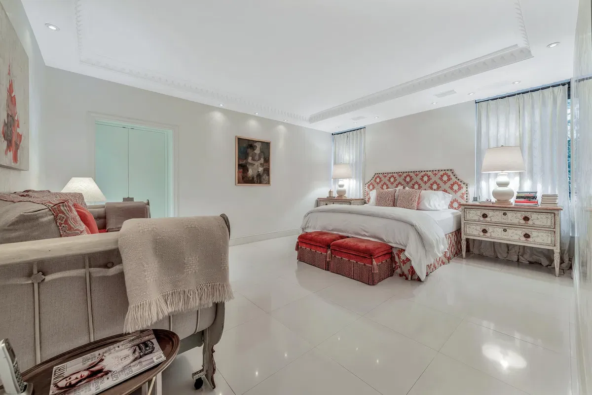 Dunster House Palm Beach Unit 2b photo 10