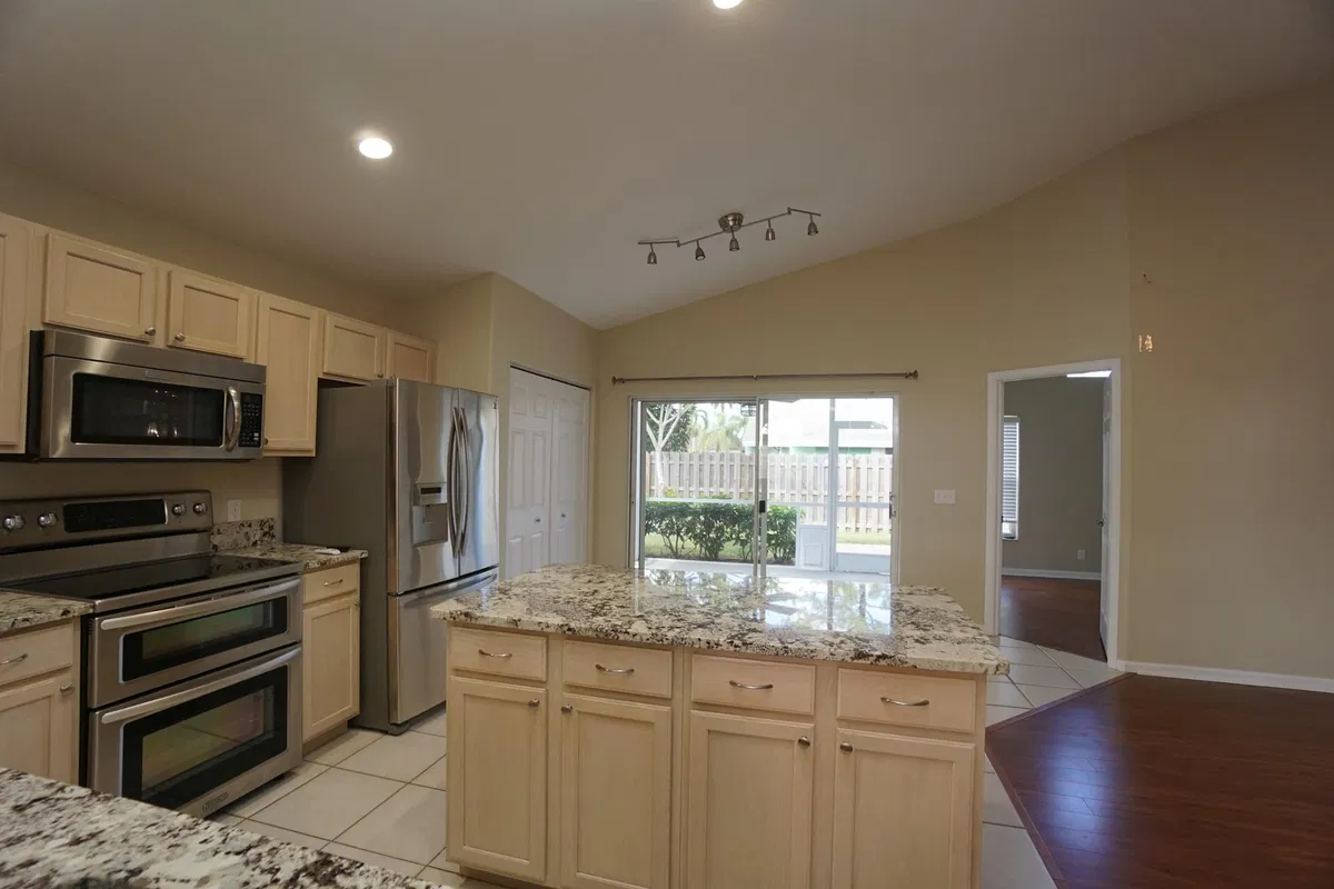 Residence photo 4
