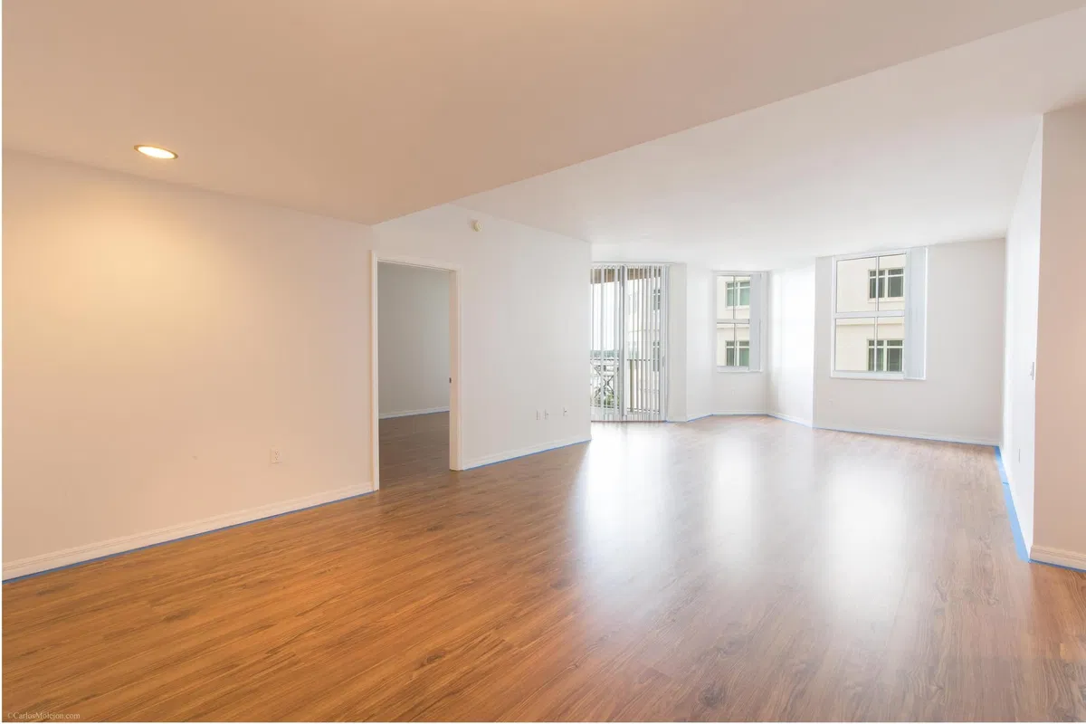The Strand Unit 708 photo 4