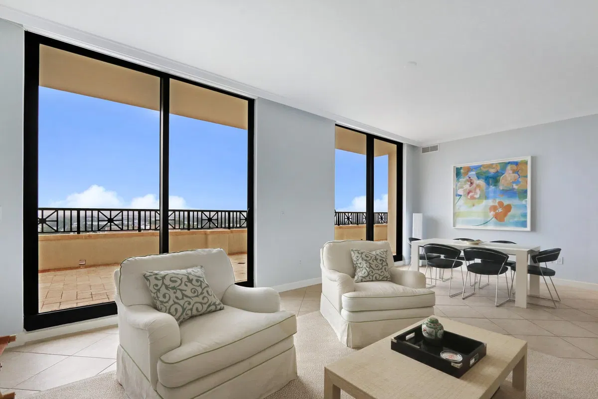 One City Plaza Unit 1104 photo 10