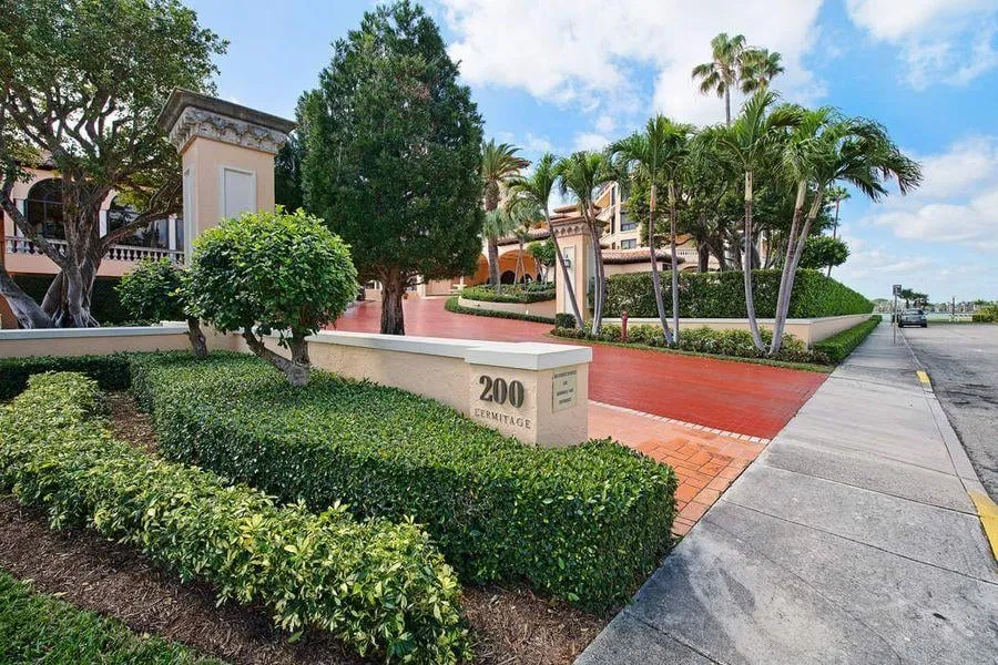 L'Ermitage Palm Beach Unit 201