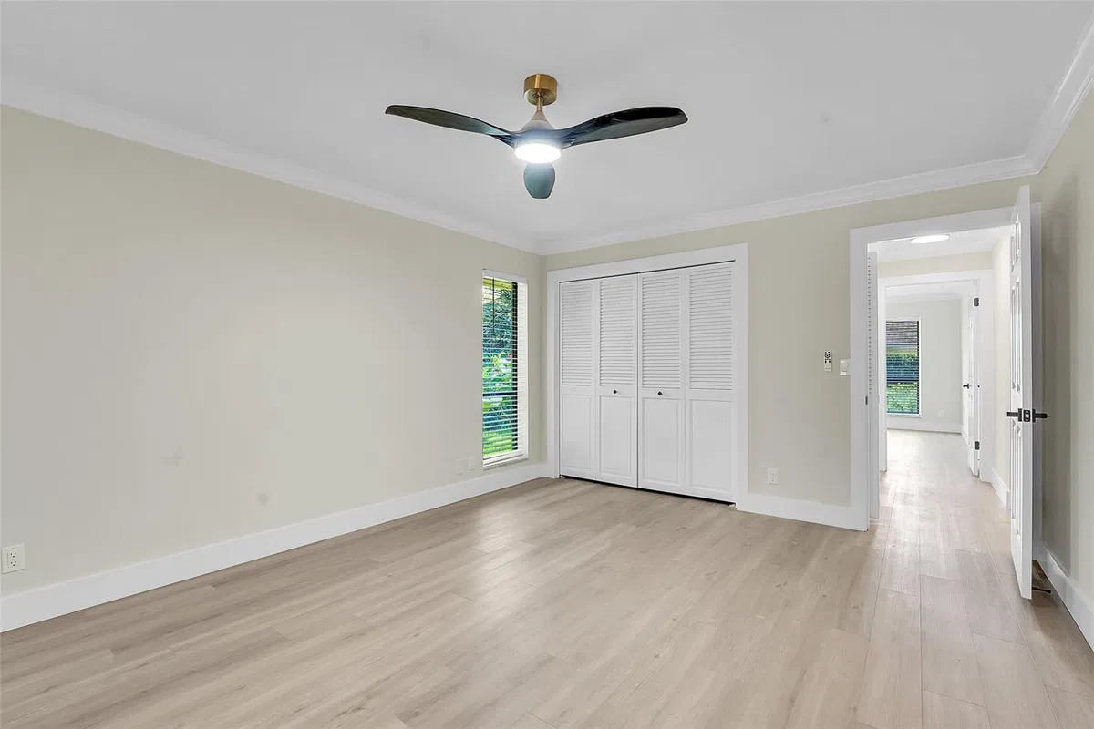 Residence photo 16