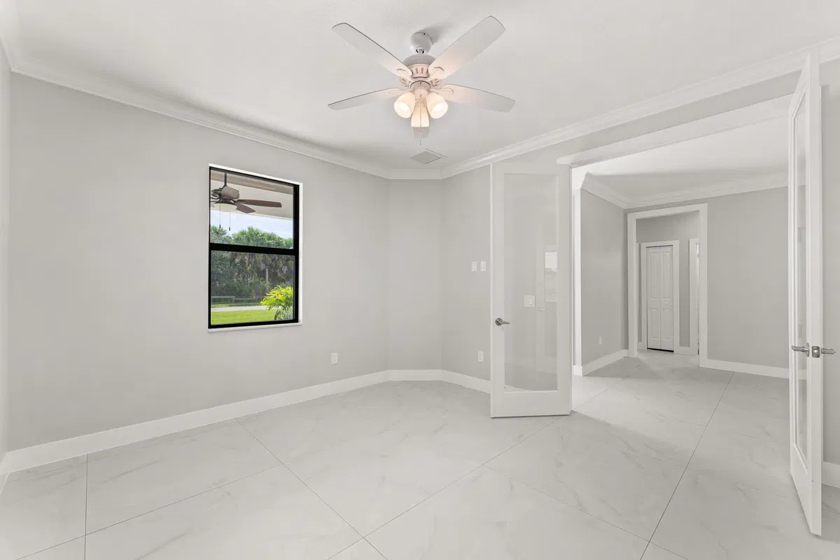 Residence photo 25