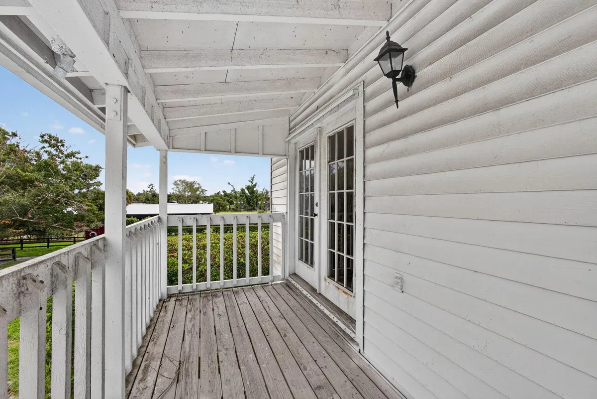 Residence photo 58