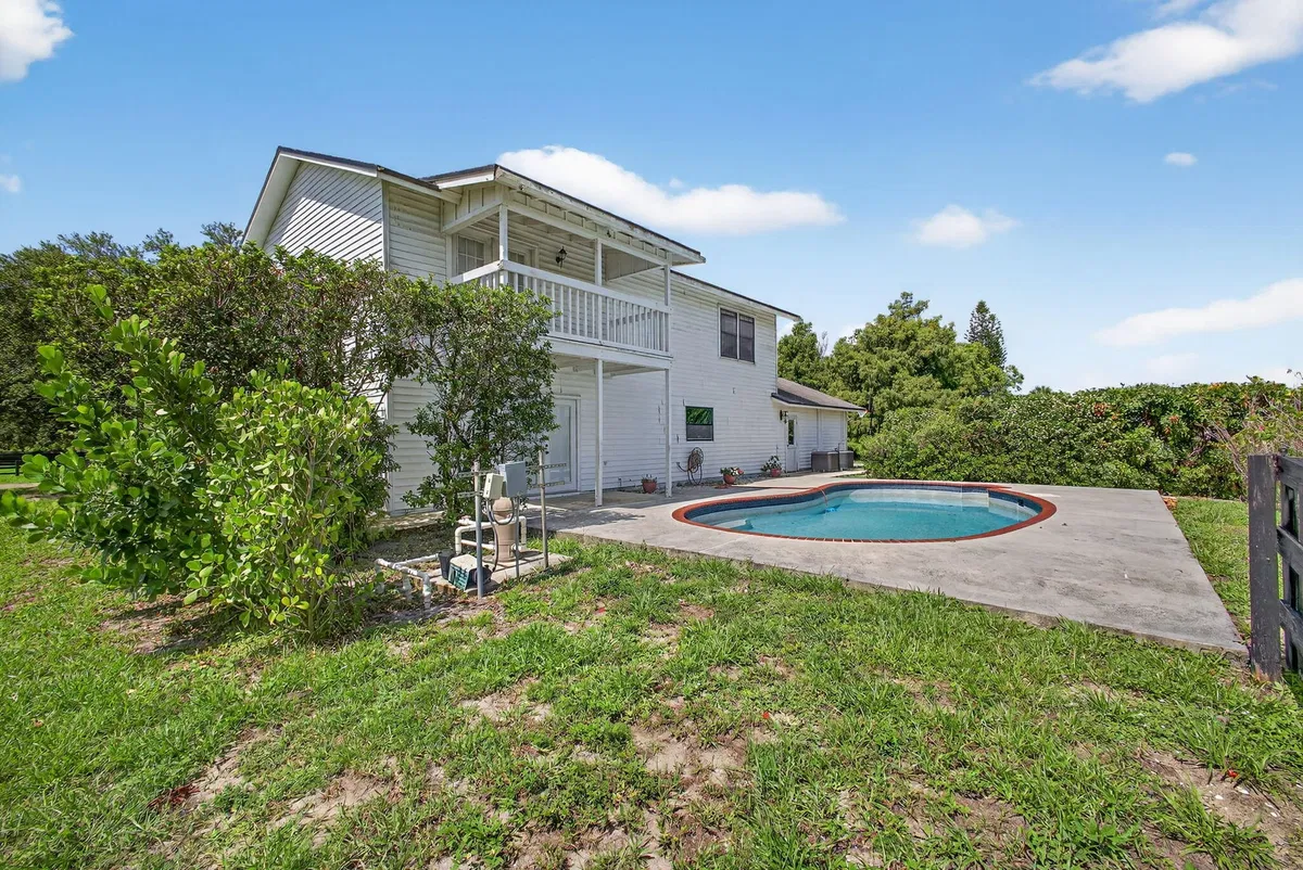 Residence photo 61