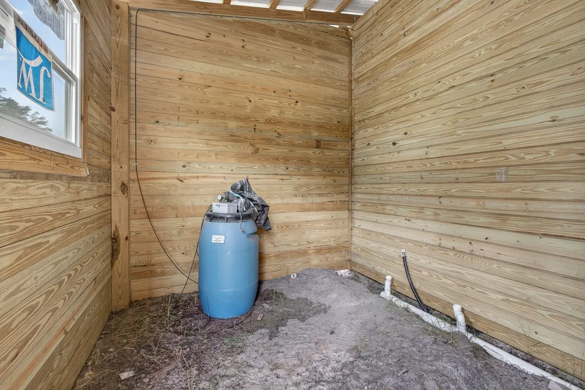 Residence photo 94
