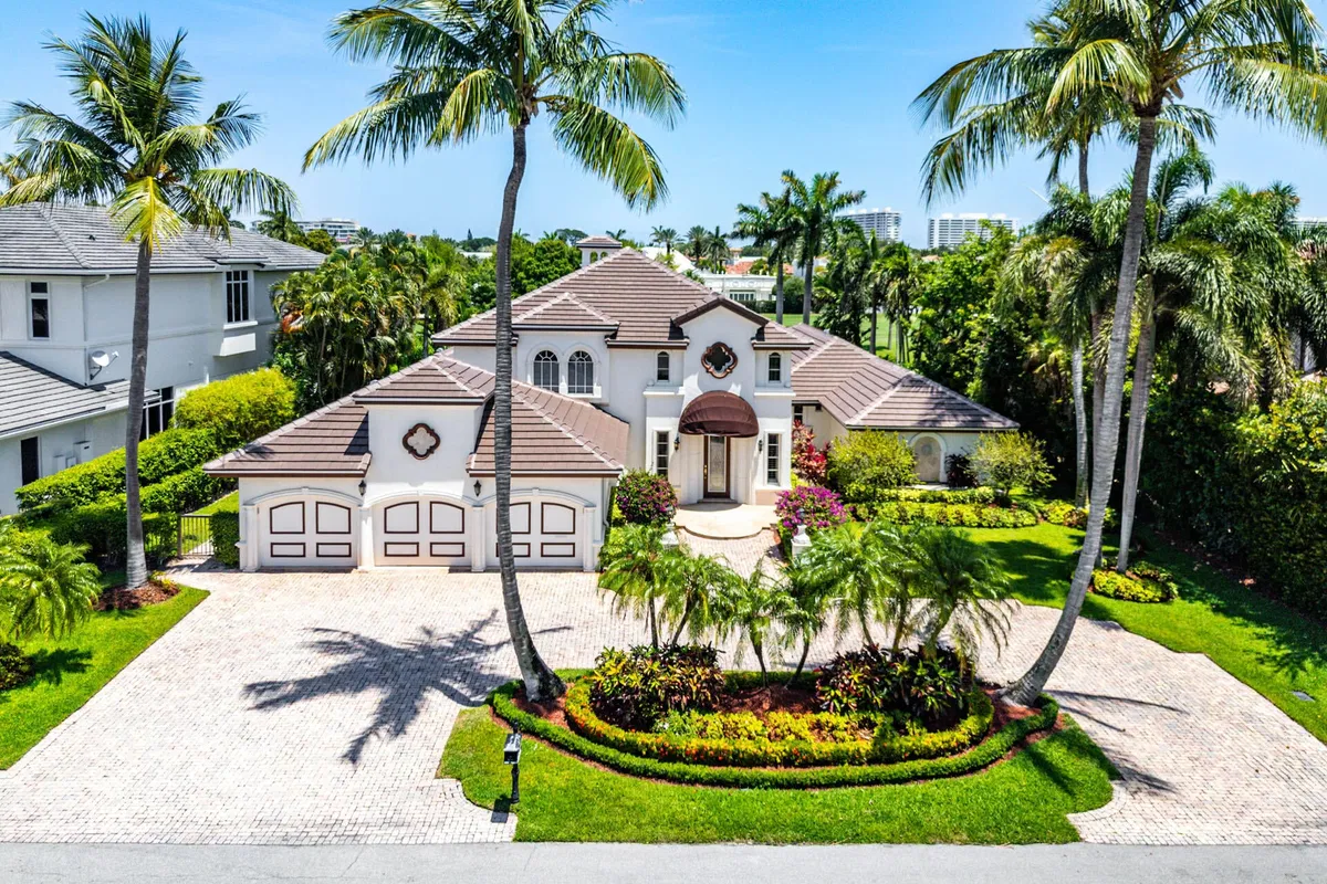 Royal Palm Yacht and Country Club Residence photo 7