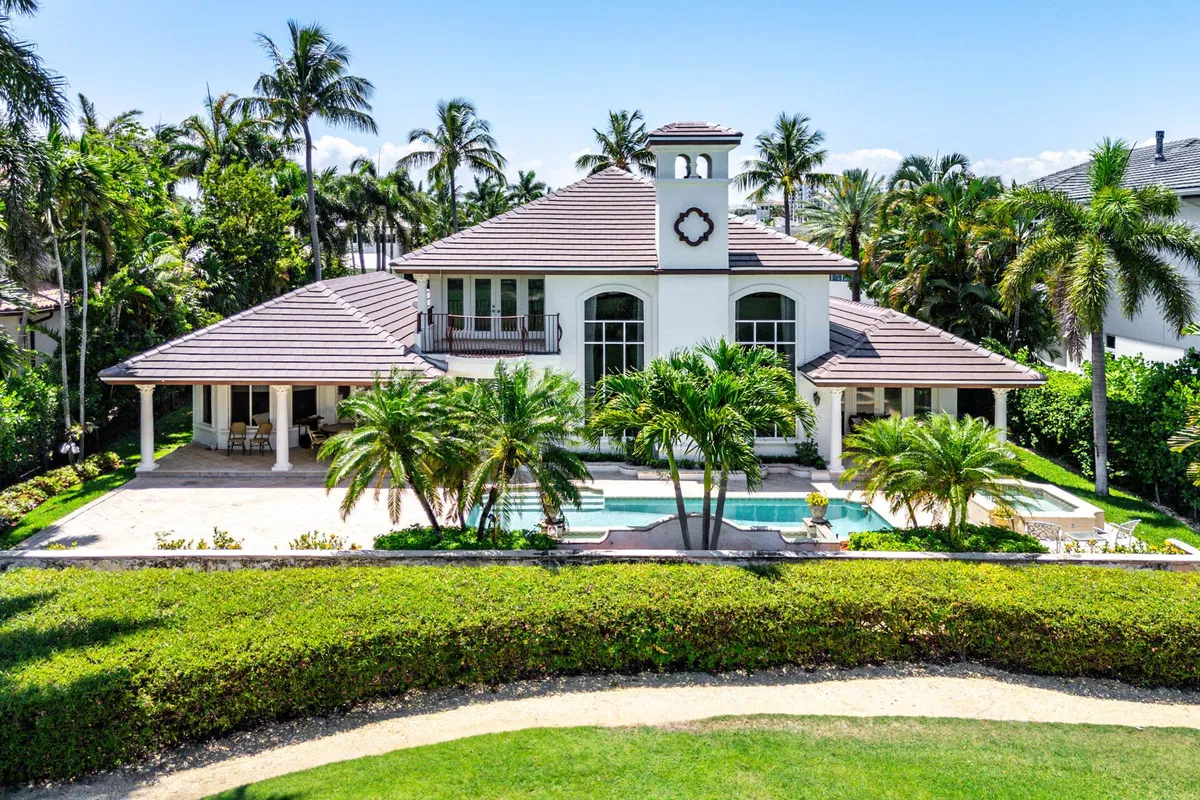 Royal Palm Yacht and Country Club Residence photo 10