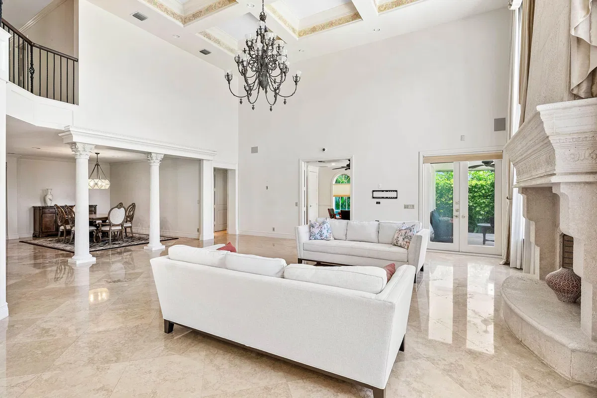Royal Palm Yacht and Country Club Residence photo 22