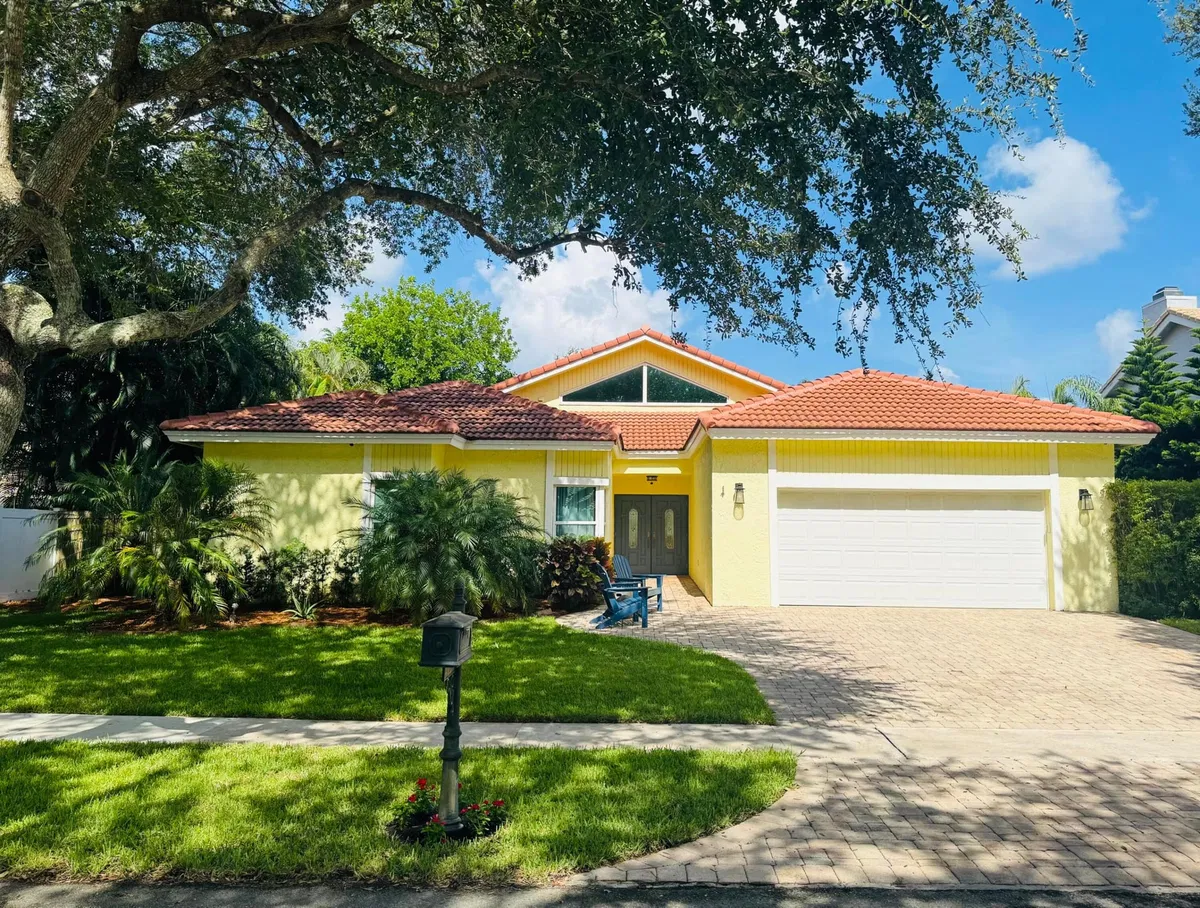 Colonnade Boca Raton Residence