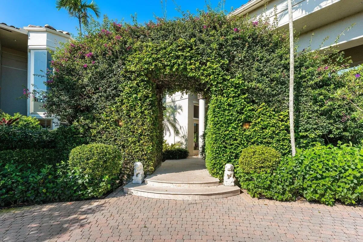 Frenchman's Creek Residence photo 28