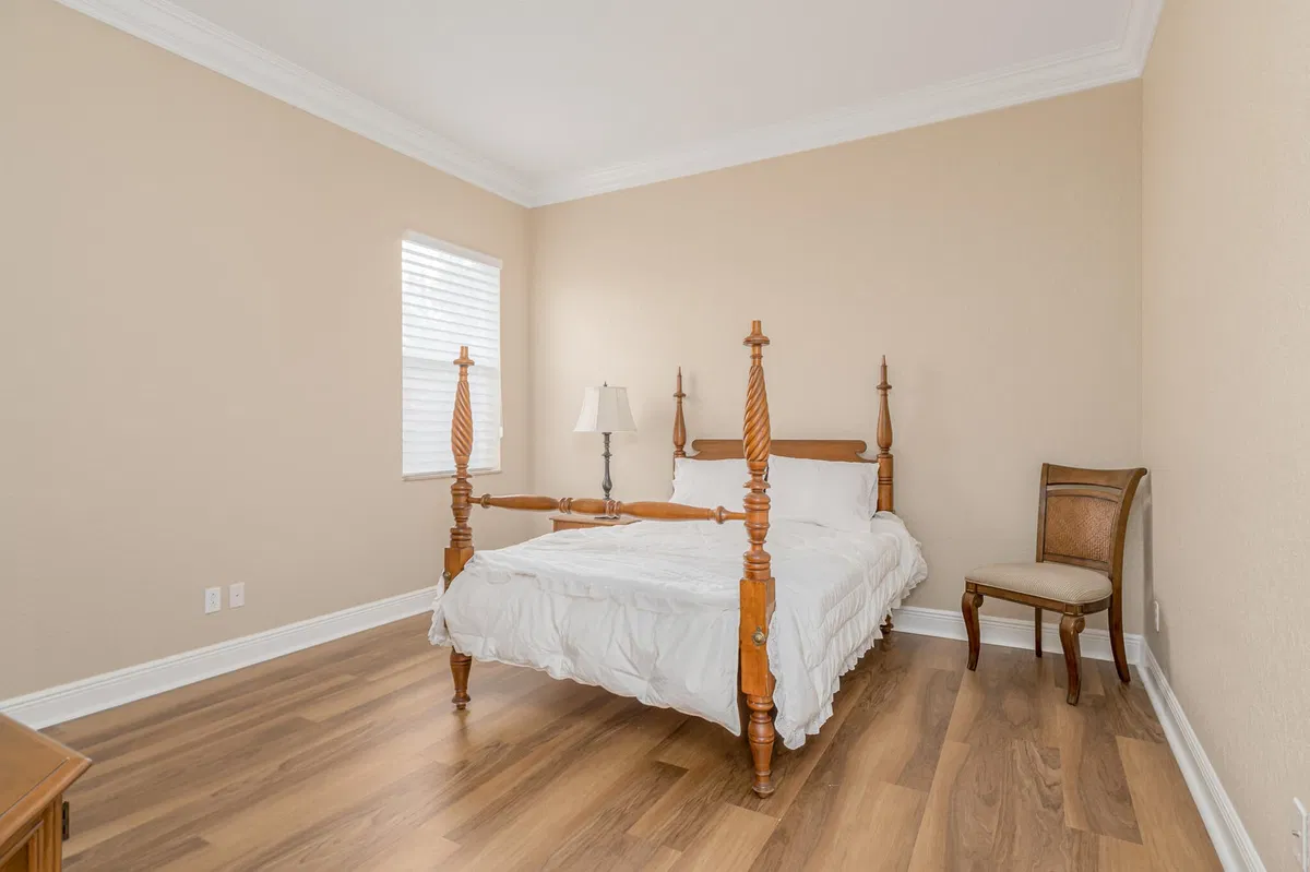 Residence photo 16