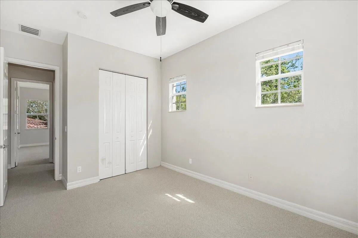 Canterbury Place Residence photo 46