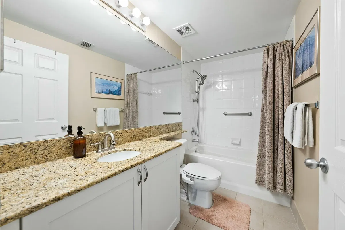 Courtyards in Cityplace Unit 509 photo 10