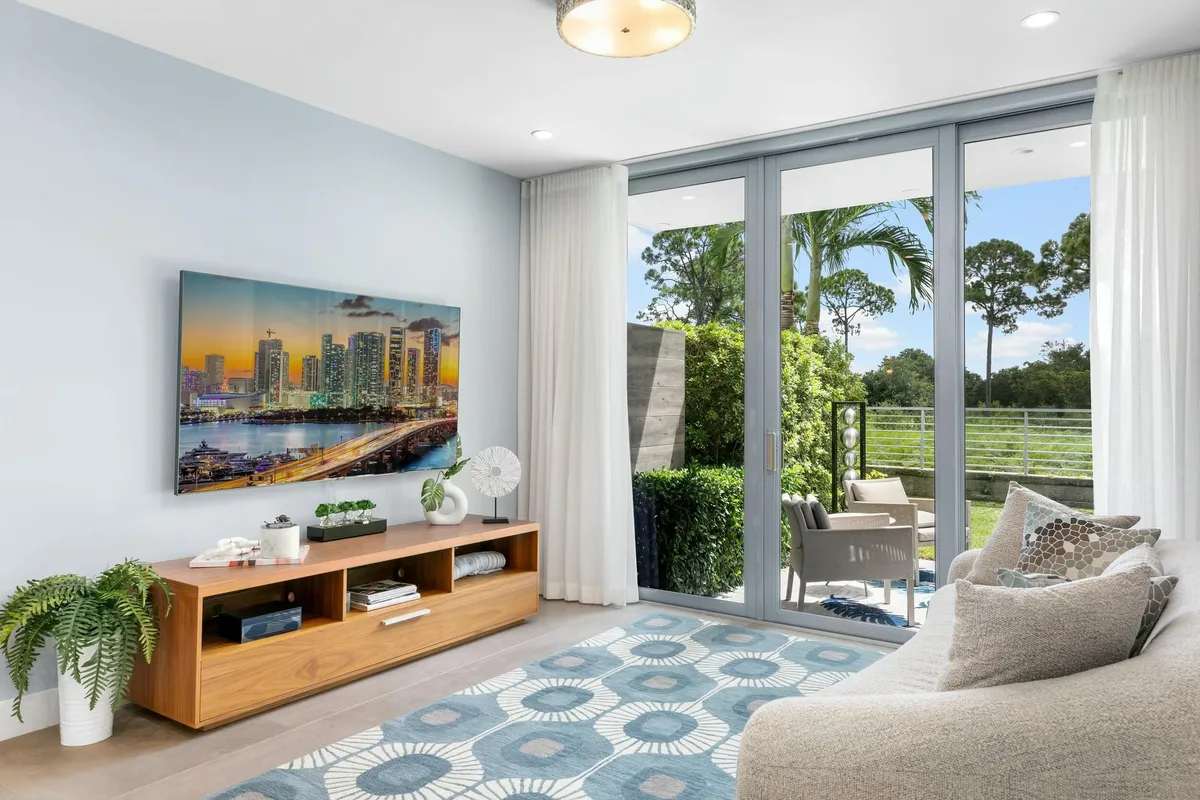Moderne Boca Residence