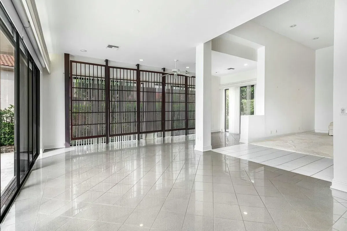 Frenchman's Creek Residence photo 31