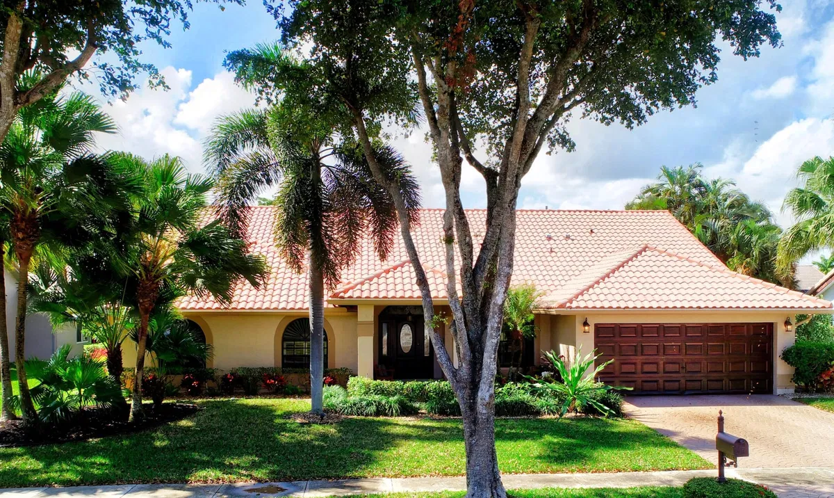 Colonnade Boca Raton Residence
