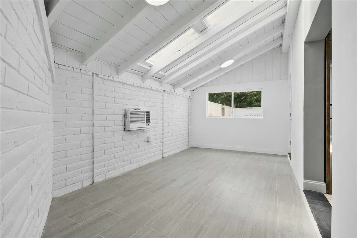 Residence photo 19