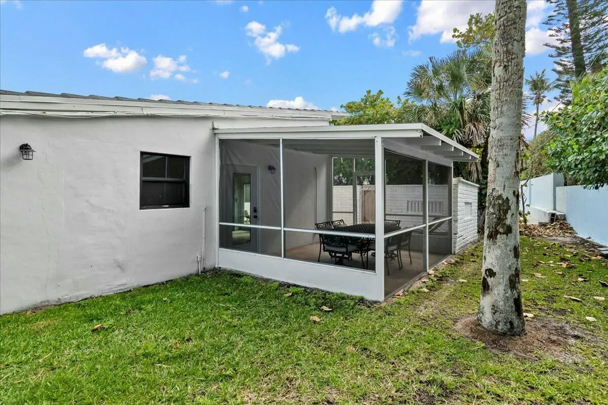 Residence photo 49
