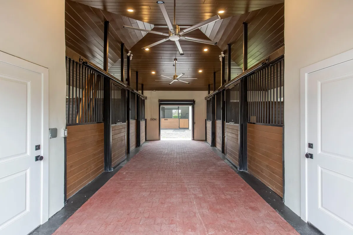 Saddle Trail Park Residence photo 31