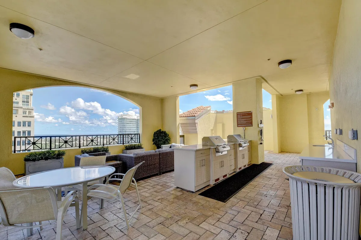 One City Plaza Unit 605 photo 40