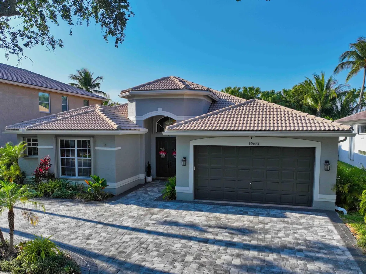 Saturnia Boca Raton Residence