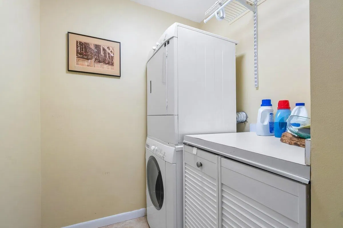 Singer Island Unit 204 photo 16