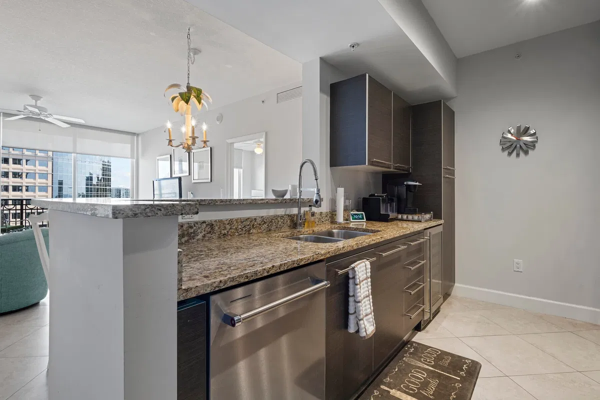 CityPlace South Tower Unit 1609 photo 4