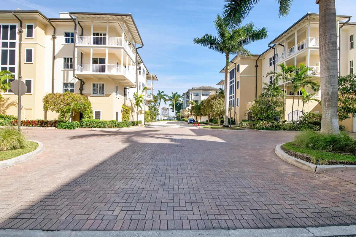 Flagler Landing Unit 301 photo 4