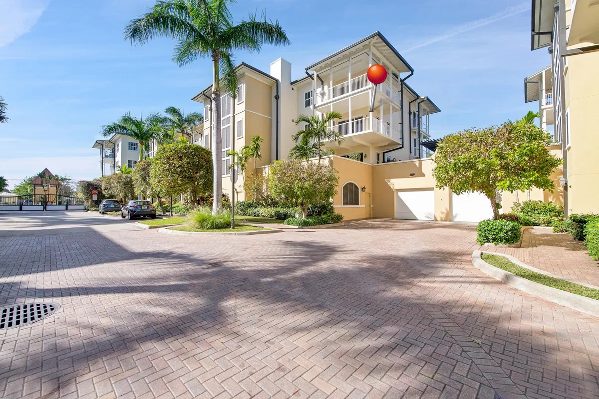 Flagler Landing Unit 301 photo 7