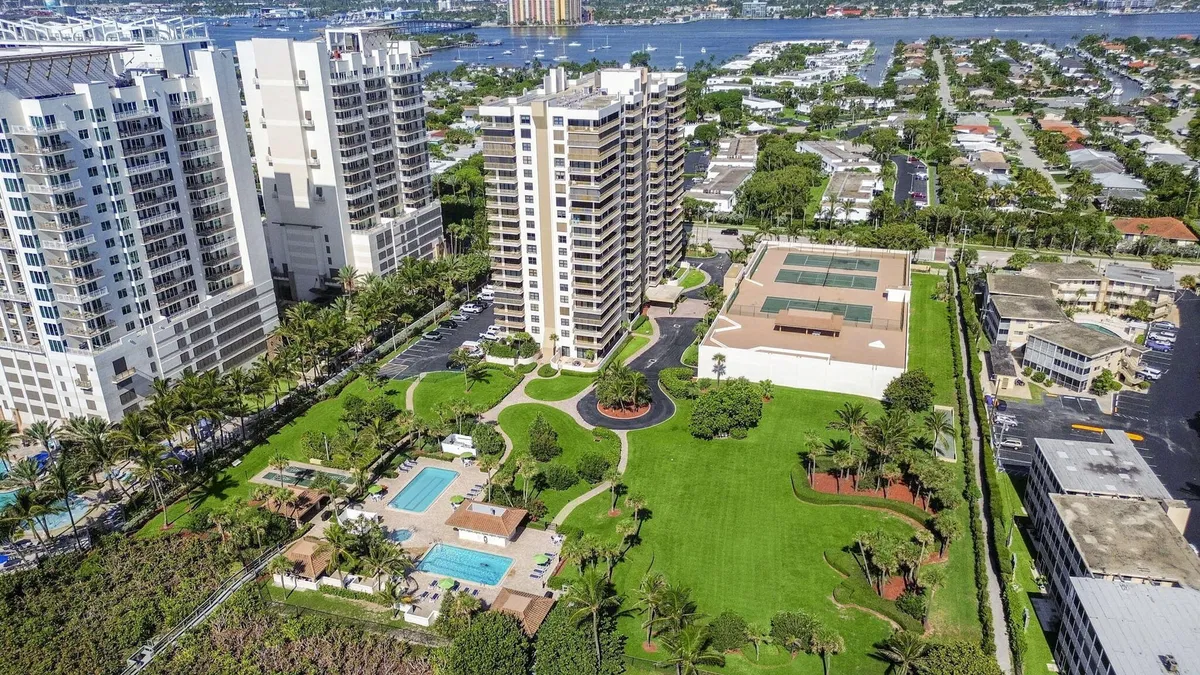 Singer Island Residence photo 25