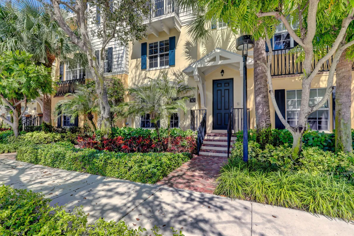 Magnolia Court Residence