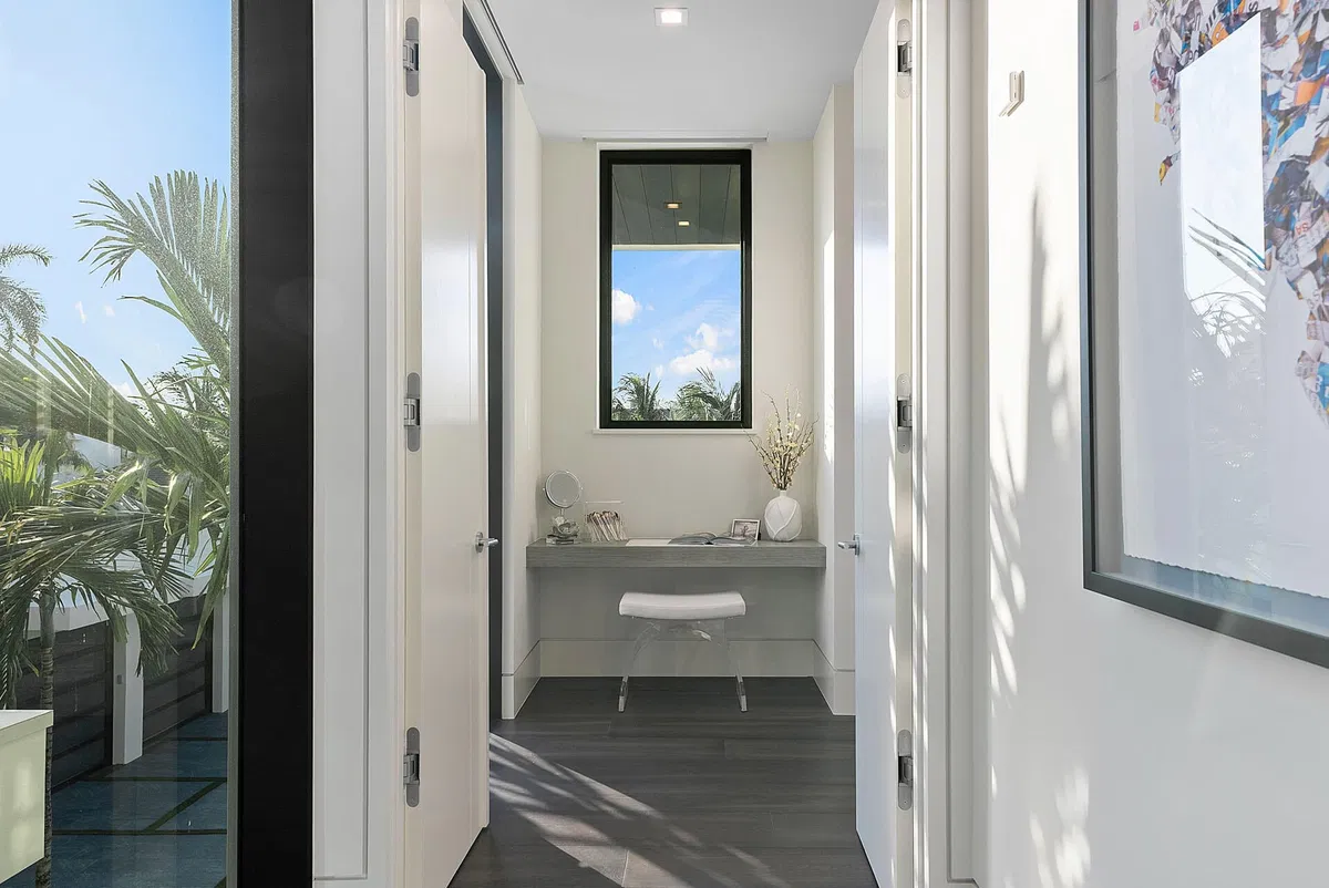 Residence photo 64
