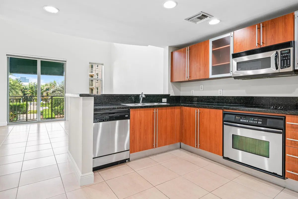610 Clematis Unit 313