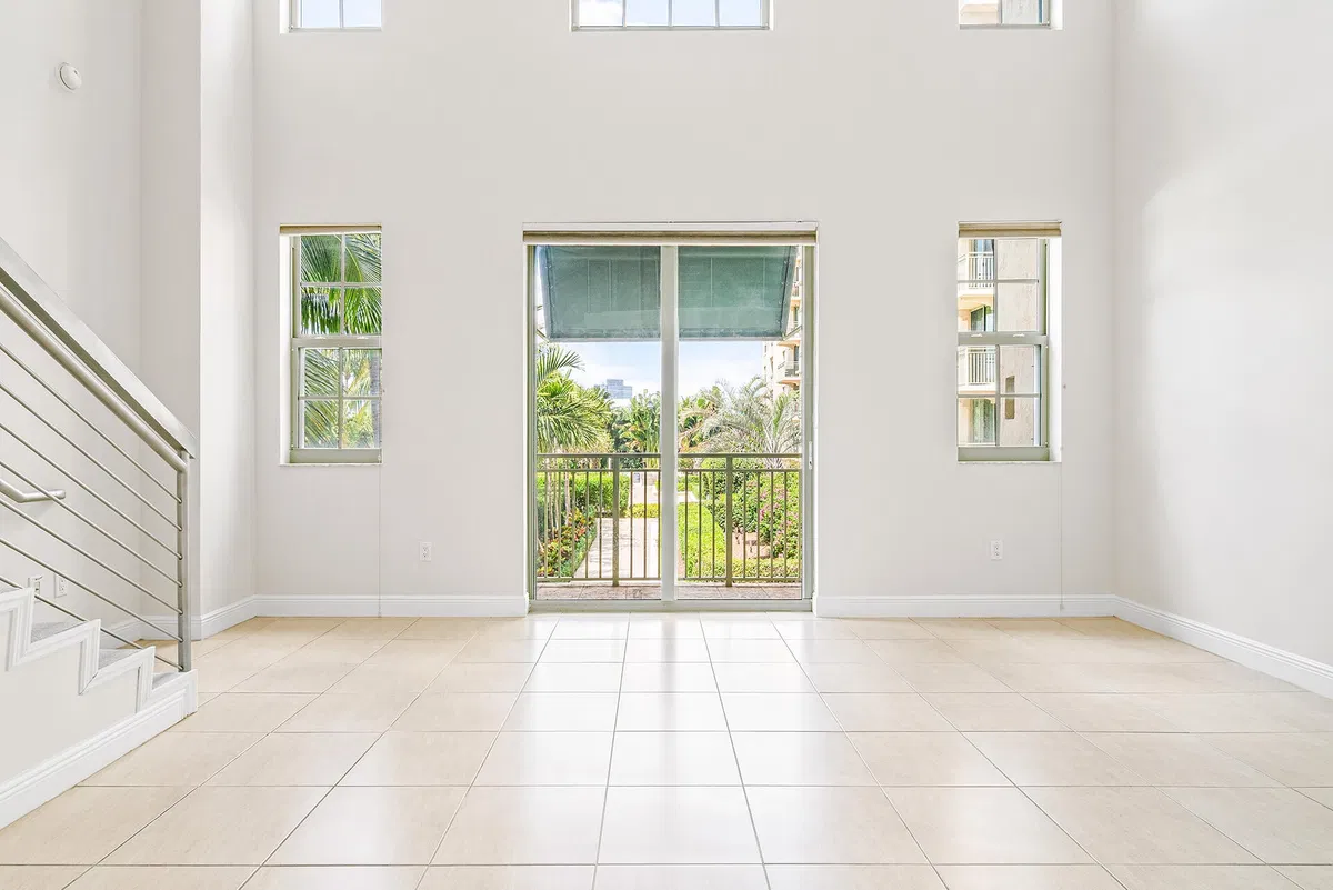 610 Clematis Unit 313 photo 7