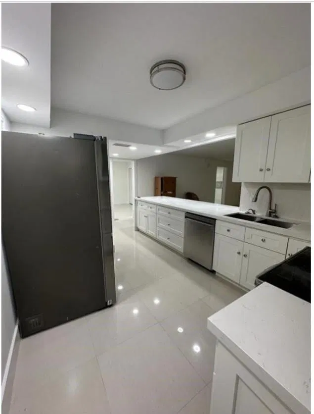 Unit 118 photo 4